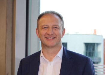 Ian Thomas, Sapphire