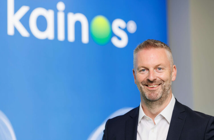 Russell Sloan, Kainos