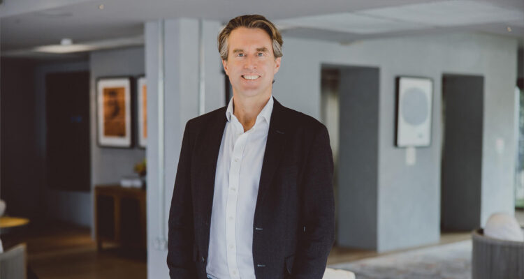 Nathan Marke, Giacom