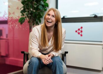 Sarah Geary, Distology