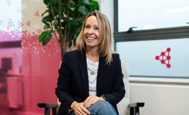 Hayley Roberts, Distology