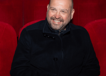 Mark Adams, Vambrace compressed