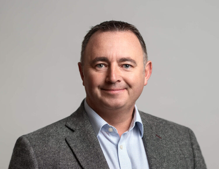 Gavin Bell, Econocom