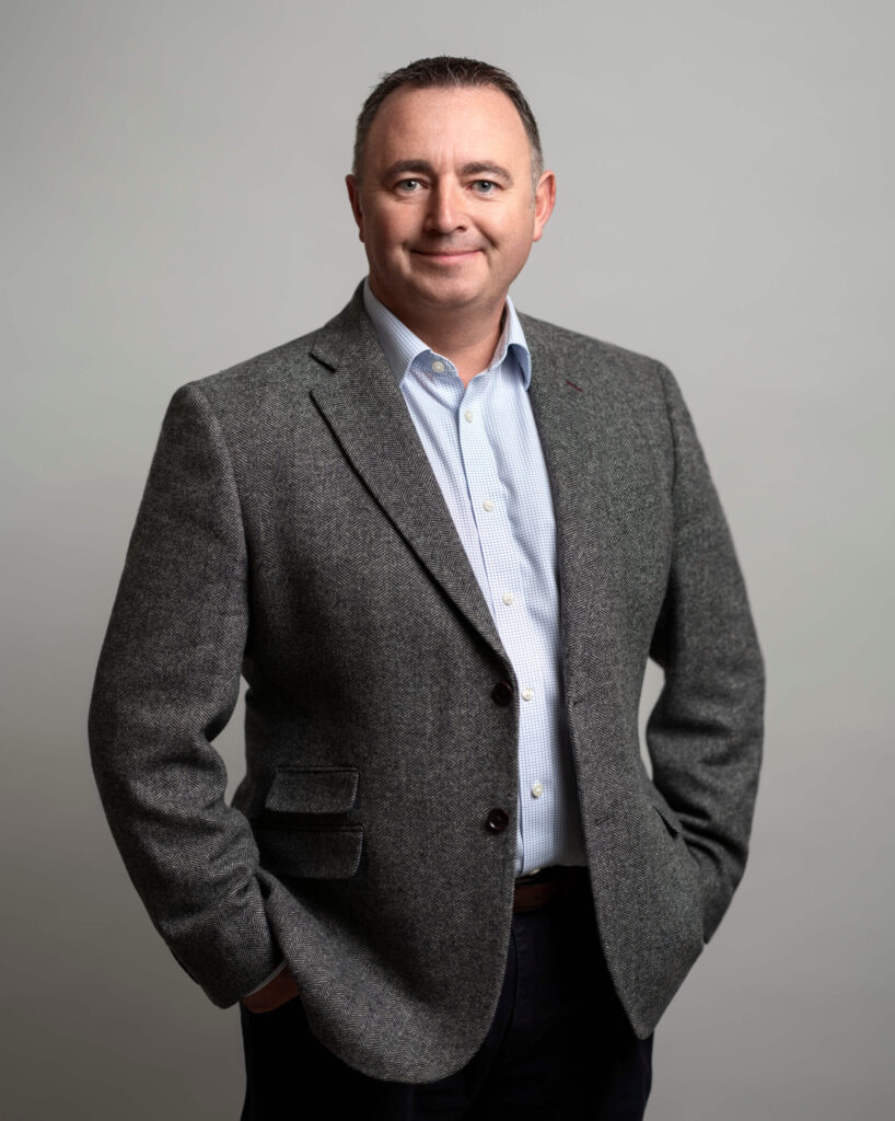 Gavin Bell, Econocom