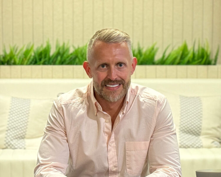 Matt Jones, Cisilion
