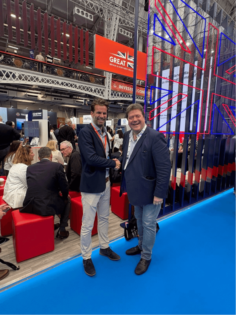 Alex Tatham with Joost de Kluijver, Closing the Loop