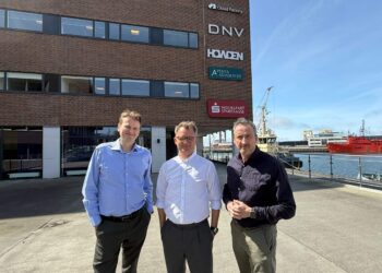 Jacob Schaumann Schmidt (centre), pictured with Cloud Factory CFO Anders Nielsen and CCO Carsten Videcrantz