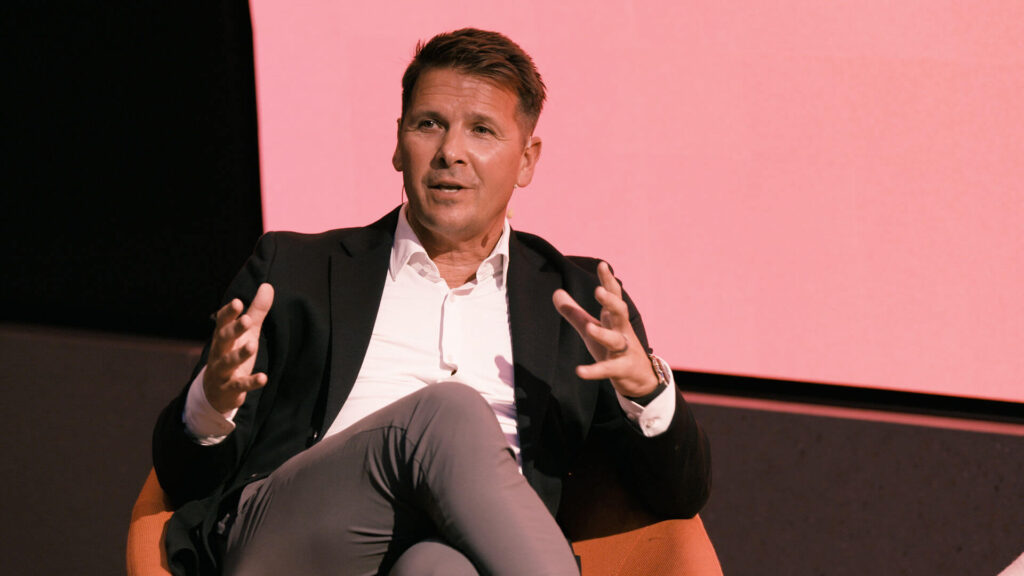 Neil Hall, Channel Chat