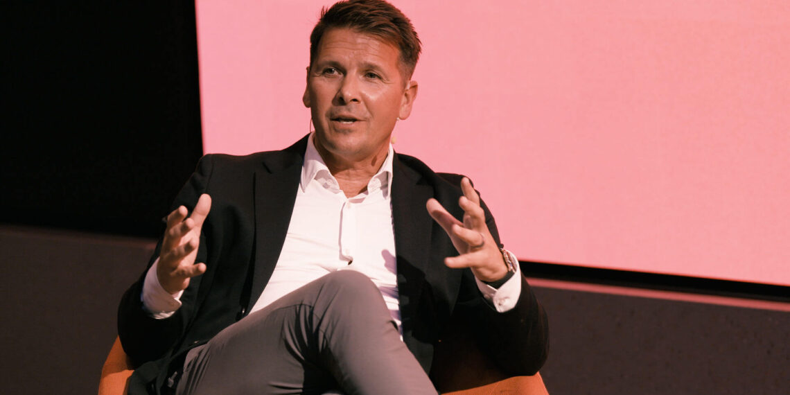 Neil Hall, Channel Chat