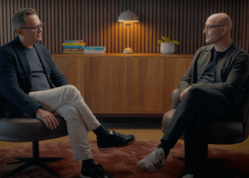 Qodea CEO Alan Paton with TIQQE CEO Joakim Restadh