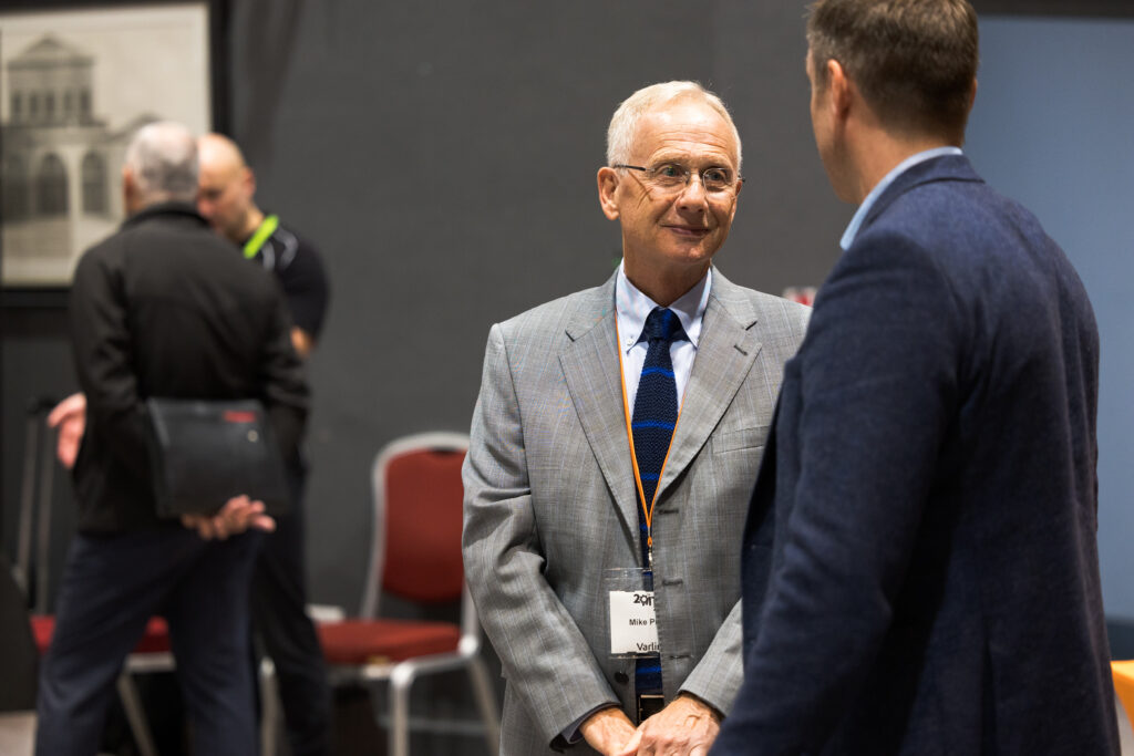 Mike Pullon, Varlink