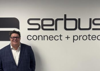 Simon Fieldhouse, Serbus