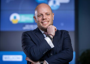 Steven Heinsius, Comstor