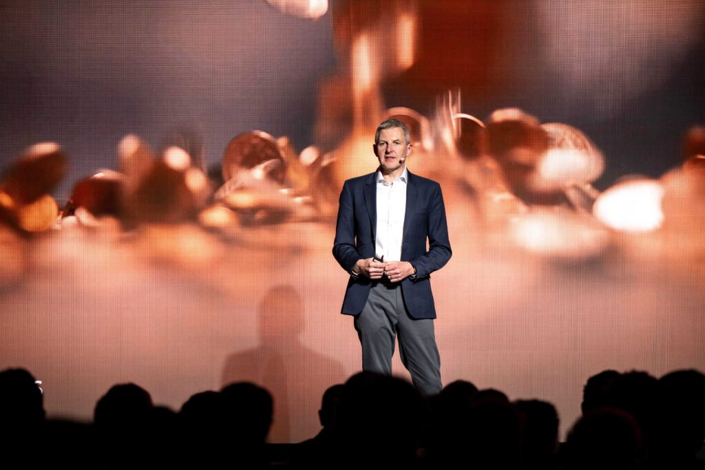 Alastair Edwards, Omdia