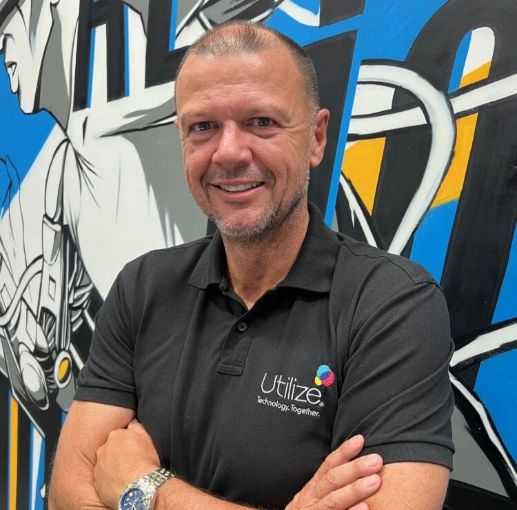 Warren Davies, Utilize