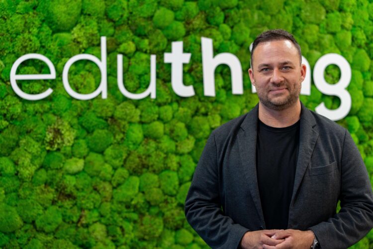 Luke Nicolaou, Eduthing